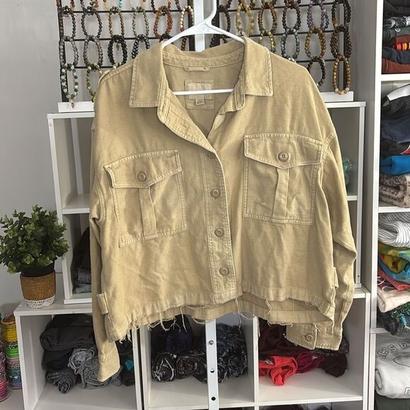 Lightweight cropped denim shacket AMERICAN EAGLE size large cream fall layering - Picture 3 of 5